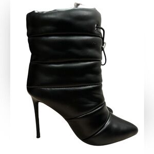 NWOT Steve Madden Cloak puffer boot -Size 9.5